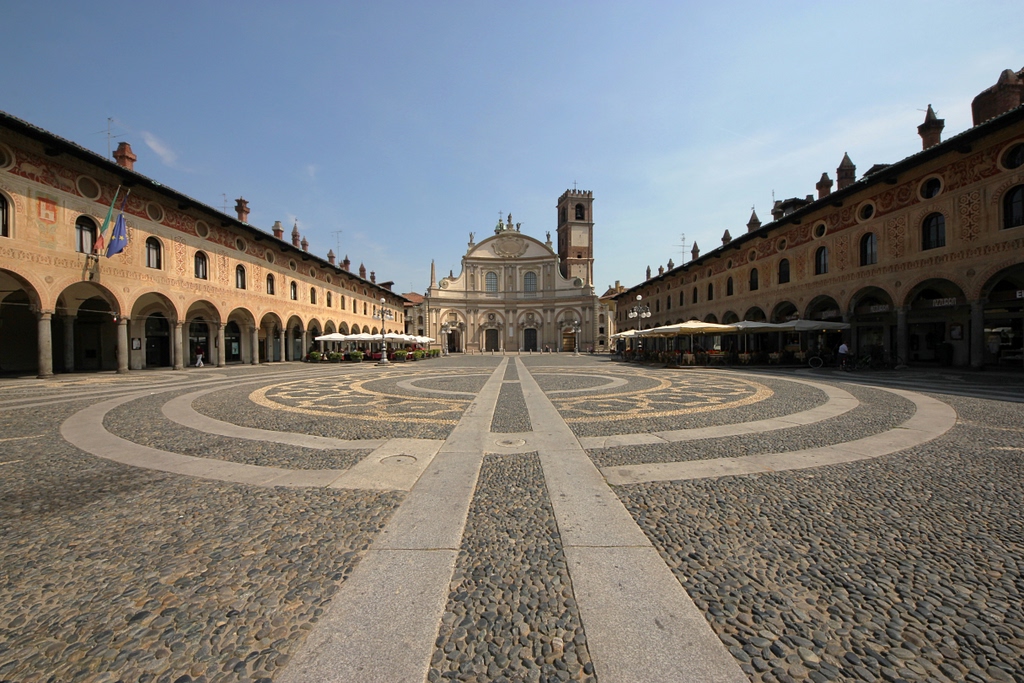 Piazza dizionario, significato e curiosità