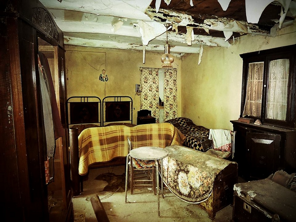 Credenza dizionario, significato e curiosità