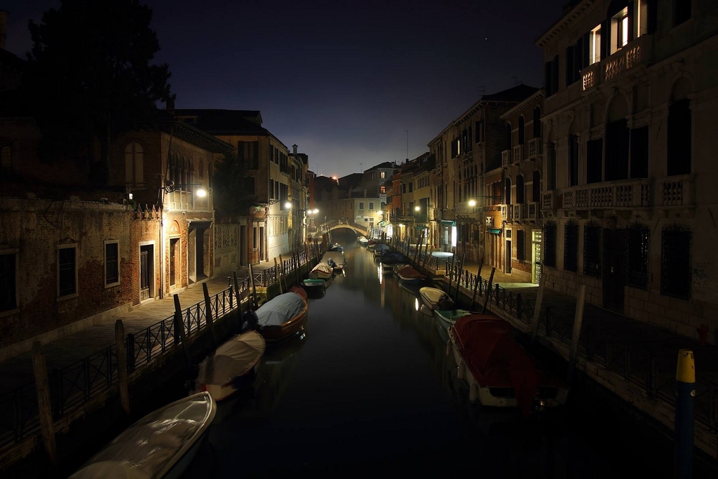 Notturno Dizionario Significato E Curiosita