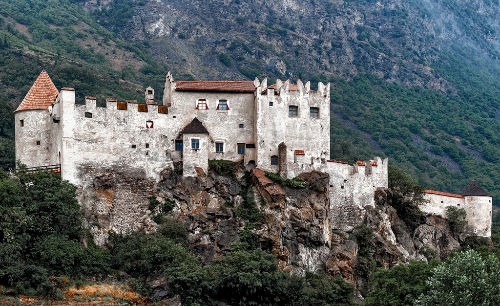 Difesa dizionario, significato e curiosità