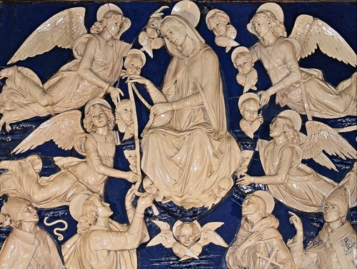 Immagine con angeli, ali, madonna, bianco, blu, marmo, statue, aureola, aureole, santi, azzurro, maiolica, terracotta