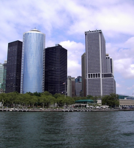 Immagine con grattacieli, acqua, nuvole, fiume, città, mare, alberi, panorama, grattacielo, palazzi, alto