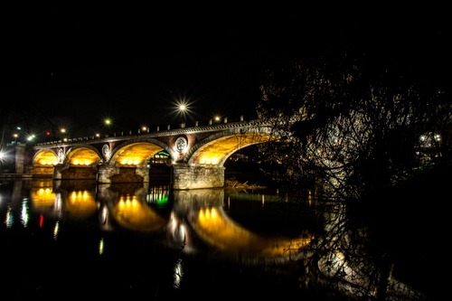 Immagine con ponte, fiume, luci, notte, archi, riflesso, riflessi, torino
