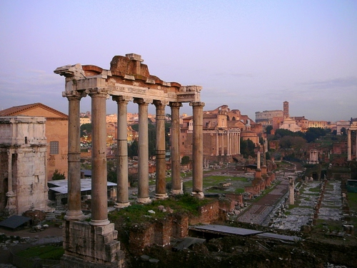 Immagine con colonne, ruderi, archeologia, tempio, rovine, foro, roma, scavi, cielo