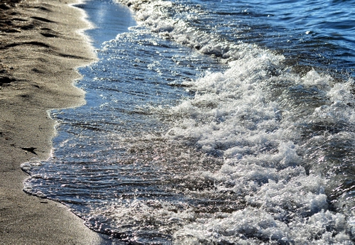 Immagine con mare, sabbia, spiaggia, acqua, schiuma, onde, onda, riva