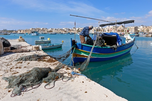 Immagine con mare, barca, reti, porto, pescatore, pesca, barche, acqua, rete