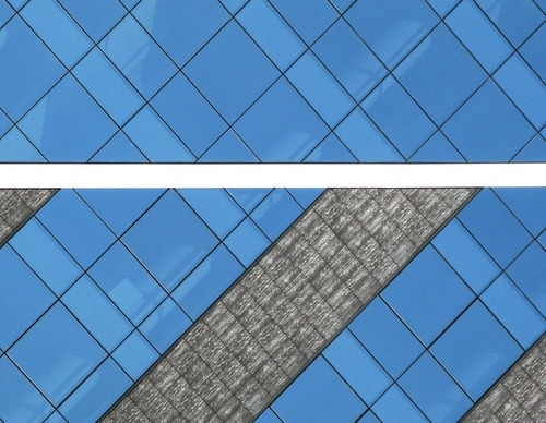 Immagine con vetri, azzurro, grigio, finestre, astratto, quadrati, geometrie, architettura, rettangoli, riflessi