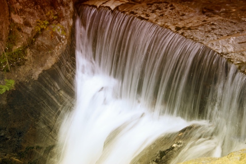 Immagine con acqua, cascata, fiume, rocce, schiuma, torrente, bianca, natura, roccia, salto, cascate, spruzzi, bianco
