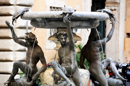 Immagine con fontana, acqua, statue, tartarughe, tre, getti, marmo