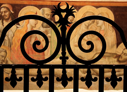 Immagine con santi, affresco, ferro, spirali, ringhiera, nero, cancello, dipinto, metallo, aureola, curve, colori, spirale, gesù, inferriata