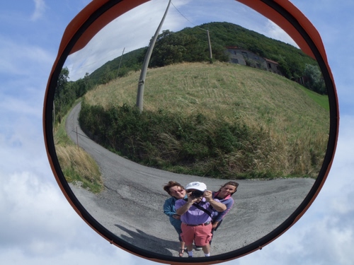 Immagine con specchio, fotografo, strada, riflesso, persone, tre