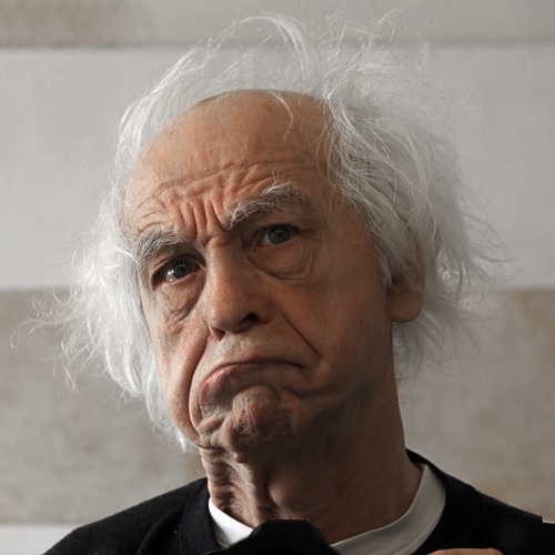 Immagine con capelli, smorfia, autoritratto, anziano, uomo, bianchi, ritratto, bocca, viso, occhi, volto, bianco