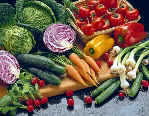 Immagine con carote, peperoni, pomodori, zucchine, rosso, verde, verdura, ortaggi, cetrioli, verze, giallo, cavoli, verdure, ravanelli, colori, cipolle, arancione, radicchio, rapanelli, cipollotti