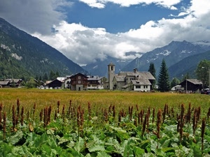 nuvole, montagne, prato, chiesa, paese, cielo, campanile, montagna, erba, verde, paesaggio, alberi