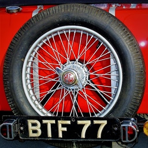 ruota, raggi, targa, rosso, nero, numeri, lettere, pneumatico, gomma, auto, scorta, cerchione, automobile, marca, oro