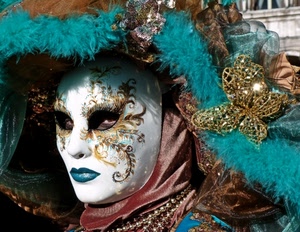 maschera, carnevale, farfalla, venezia, occhi, oro, piume, sguardo, azzurro, bianco