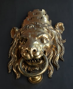leone, batacchio, criniera, anello, oro, ottone, corona, porta, occhi, bronzo, cerchio, dorato, orecchie, battiporta, testa