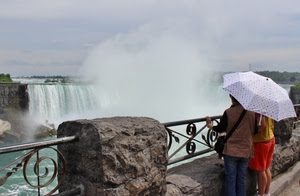 ombrello, cascata, acqua, persone, ringhiera, cascate, panorama, turisti