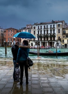 pioggia, ombrello, venezia, gondola, canale, due, palazzi