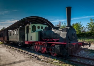 locomotiva, treno, binario, rotaie, vapore, binari, tettoia, ruote, rosso, camino, carbone