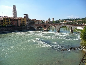 fiume, ponte, campanile, acqua, verona, archi, case, cielo, corrente, torre, arcate, verde, panorama, cupola, città, palazzi, chiesa, alberi, torri