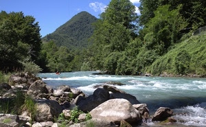 fiume, acqua, verde, montagna, pietre, torrente, rapide, rocce, sassi, canoa, massi, piante, alberi