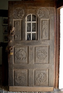 porta, legno, lucchetto, batacchio, incisioni