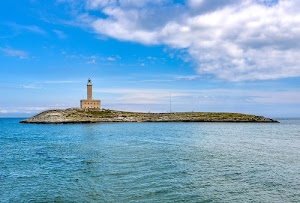 nuvole, isola, mare, cielo, faro, azzurro, acqua, torre, finestre, bianco