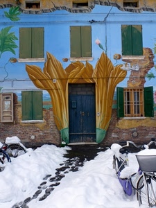 neve, porta, bicicletta, finestre, murales, azzurro, portone, biciclette, orme