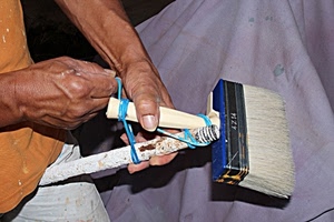 pennello, mani, corda, manico, setole, dita, azzurro, imbianchino, bianco, telo