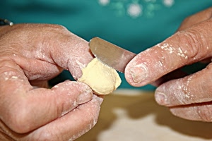 mani, coltello, dita, farina, pasta, unghie