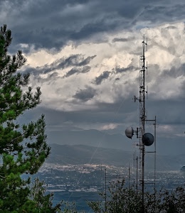 nuvole, cielo, panorama, antenna, antenne, alberi, albero, parabole, montagne, rami, ripetitore, verde, città, traliccio, paesaggio