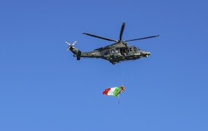 elicottero, bandiera, cielo, tricolore, azzurro, rosso, verde, bianco, volare, militare, pale, eliche, italiana