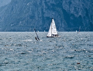 vela, acqua, onde, windsurf, lago, montagna, vele, bianco, barche, mare, azzurro, barca, vento, surf, roccia, sport