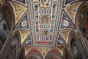 soffitto, affreschi, archi, rosso, colori, oro, triangoli, chiesa, blu, volta, rettangoli, azzurro, giallo, croce, quadrati, geometrie