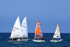 mare, vele, bianco, barche, azzurro, cielo, arancione, vela, quattro, giallo, orizzonte, numeri, scafi, acqua, blu