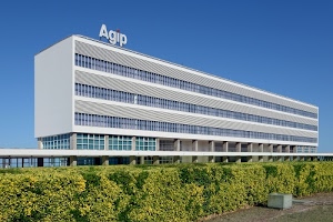 siepe, cielo, verde, azzurro, edificio, finestre, bianco, insegna, colonne, palazzo, vetrate, architettura, agip, scritta