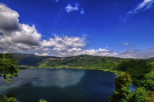 nuvole, lago, alberi, panorama, cielo, acqua, verde, azzurro, colline, paesaggio, bianco