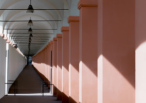 portici, rosa, prospettiva, lampioni, archi, colonne, portico, lampade, bianco, ombre, corridoio, ombra