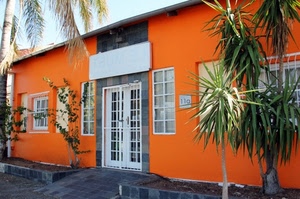 finestre, porta, casa, piante, arancio, arancione, verde, bianco, ingresso, numero, palme, alberi