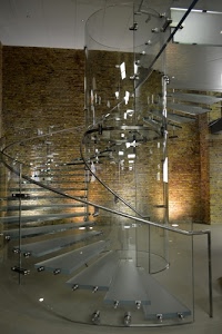 vetro, scala, scalini, metallo, chiocciola, muro, luci, gradini, trasparente, corrimano, curve, bianco, trasparenza, riflessi, interno, acciaio, mattoni, scalinata, parete