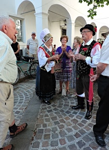 costumi, archi, bicicletta, persone, stivali, colonne, portico, cappelli, donne, cappello, uomini, nero, costume, ramo, finestra, tradizionale, scarpe, tradizione