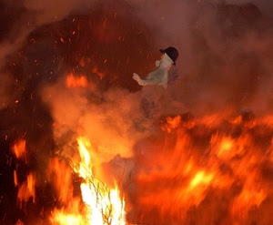 fuoco, fiamme, rosso, fumo, manichino, pupazzo, incendio, lapilli, giallo