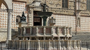 fontana, statue, colonna, perugia, sculture, portone, marmo, ringhiera, vasche, palazzo, architettura, città, statua, finestre, pulpito, umbria, porta