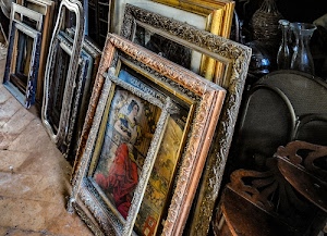 cornici, quadri, antiquariato, dipinti, pavimento, legno, bottiglie, donna, antichi, vetro, cornice, arte, mercatino, cotto, argento, oro, vintage