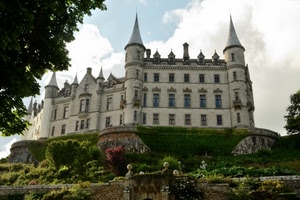 castello, finestre, torri, cielo, nuvole, verde, giardino, alberi