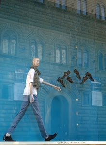 scarpe, vetrina, manichino, riflesso, palazzo, sciarpa, bianco