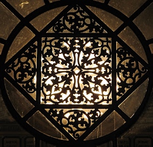 grata, quadrato, ferro, cerchio, luce, finestra, vetro, controluce, rombo, geometrie, metallo, triangoli, geometria, nero, ricami, battuto, fiore