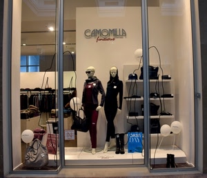 vetrina, manichini, borse, negozio, palloncini, abbigliamento