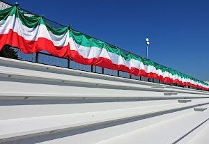 bandiera, tricolore, rosso, verde, bianco, azzurro, cielo, scalinata, gradini, bandiere, lampione, scalini, gradoni, fila, stoffa, festone, ringhiera